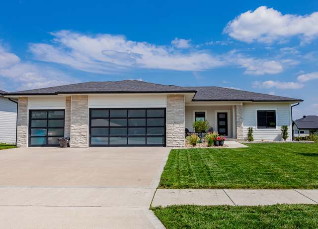 Property at 2802 NE Brentwood Cir, Grimes, IA 50111, 5 beds, 3 baths