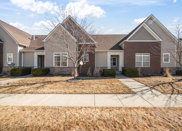 Property at 221 64th St, West Des Moines, IA 50266, 3 beds, 2 baths