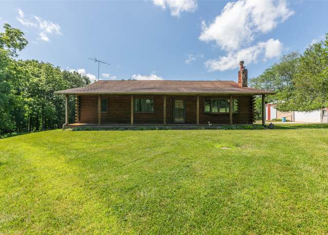 Property at 27932 337th Ct, Adel, IA 50003, 3 beds, 2 baths