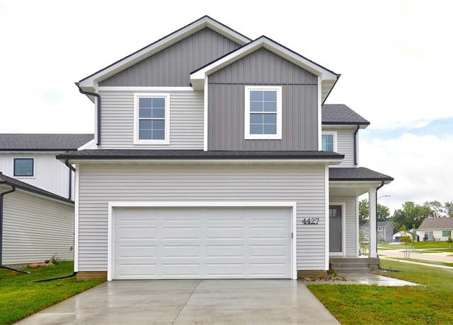 Property at 4427 Honey Bee Rdg, Des Moines, IA 50317, 3 beds, 2.5 baths