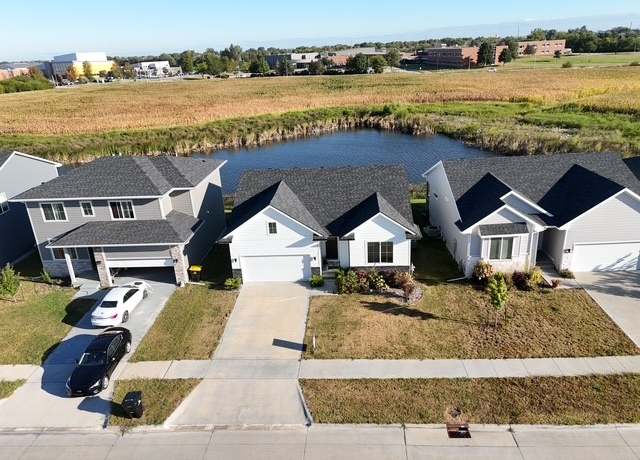 Property at 705 SE Drumlin Dr, Waukee, IA 50263, 4 beds, 3 baths