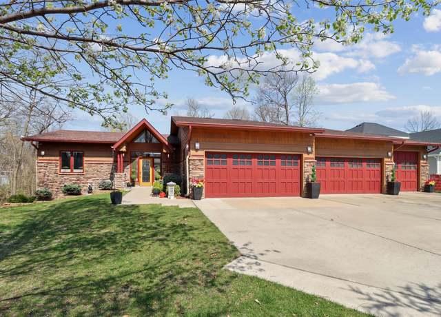 Property at 1201 Oakwood Dr, Polk City, IA 50226, 4 beds, 3 baths