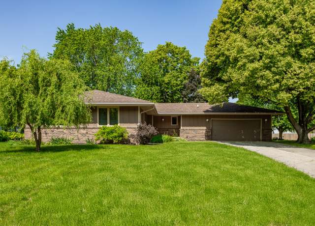 Property at 4516 77th St, Urbandale, IA 50322, 3 beds, 3 baths