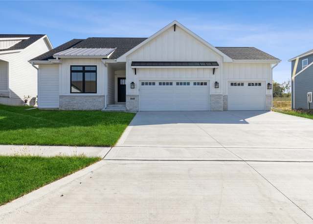 Property at 949 Wolf Creek Dr, Polk City, IA 50226, 4 beds, 3 baths