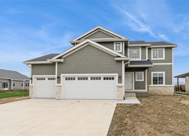 Property at 2459 SE 5th St, West Des Moines, IA 50265, 4 beds, 2.5 baths