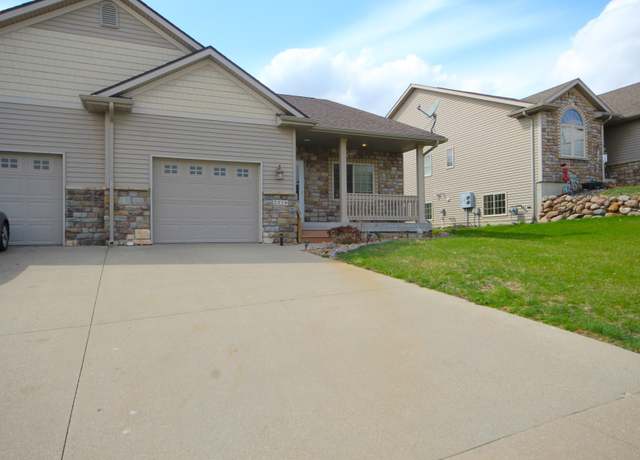 Property at 2230 Fountain Crest Dr, Pleasant Hill, IA 50327, 3 beds, 2 baths