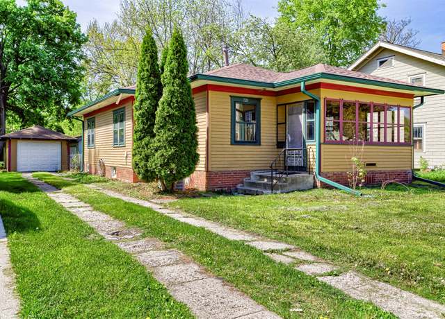 Property at 720 10th St, Ames, IA 50010, 2 beds, 1 bath