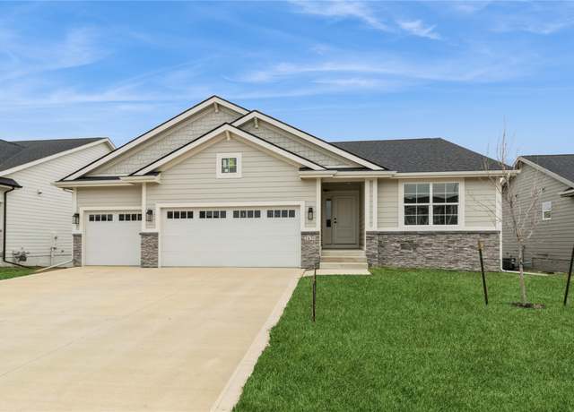 Property at 2430 SE 5th St, West Des Moines, IA 50265, 4 beds, 3 baths