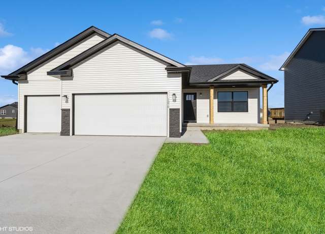 Property at 1370 Cedar St, Waukee, IA 50263, 3 beds, 2 baths