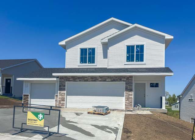 Property at 5616 Leyden Ave, Des Moines, IA 50317, 5 beds, 3 baths