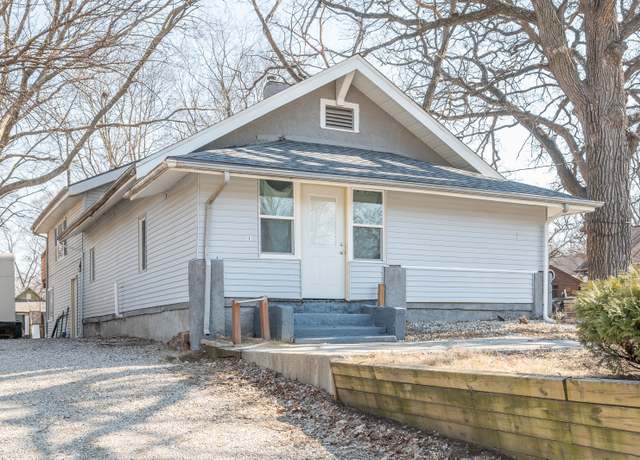 Property at 1817 22nd St, Des Moines, IA 50310, 5 beds, 1 bath
