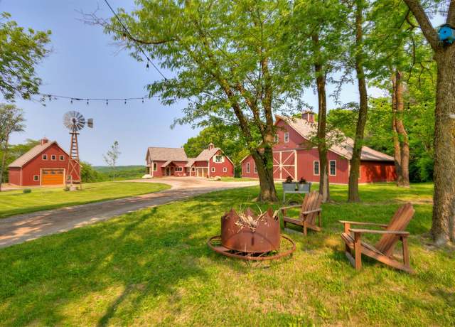 Property at 32621 Panther Creek Rd, Adel, IA 50003, 3 beds, 2.5 baths