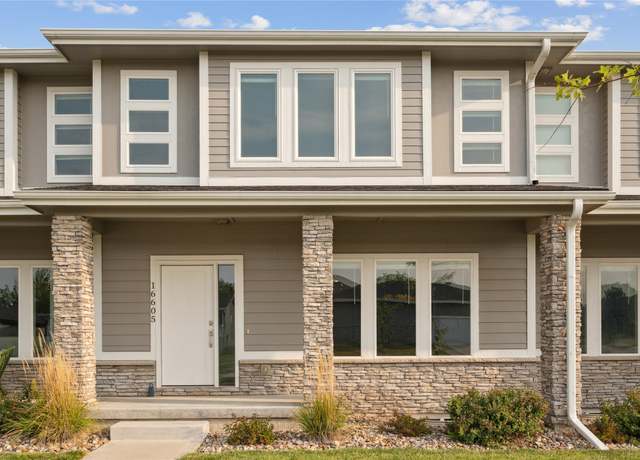 Property at 16605 Wilden Dr, Clive, IA 50325, 3 beds, 2.5 baths