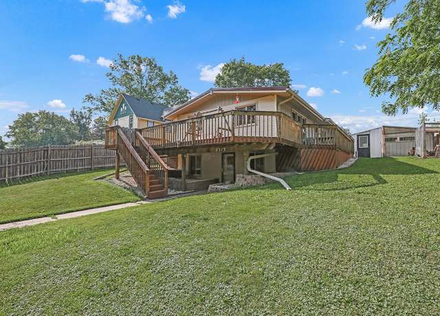 Property at 2313 8th Ave E, University Park, IA 52595, 3 beds, 2.5 baths