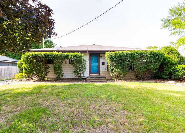 Property at 3408 Lindlavista Way, Des Moines, IA 50310, 3 beds, 2 baths