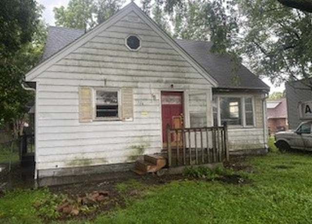 Property at 1324 Army Post Rd, Des Moines, IA 50315, 3 beds, 1 bath