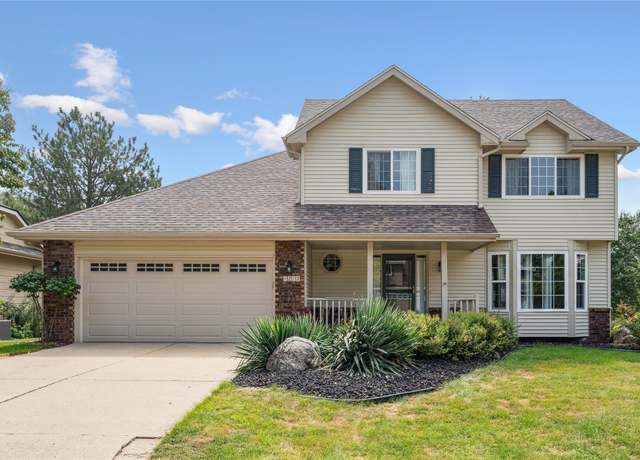 Property at 4208 Maple St, West Des Moines, IA 50265, 3 beds, 2.5 baths