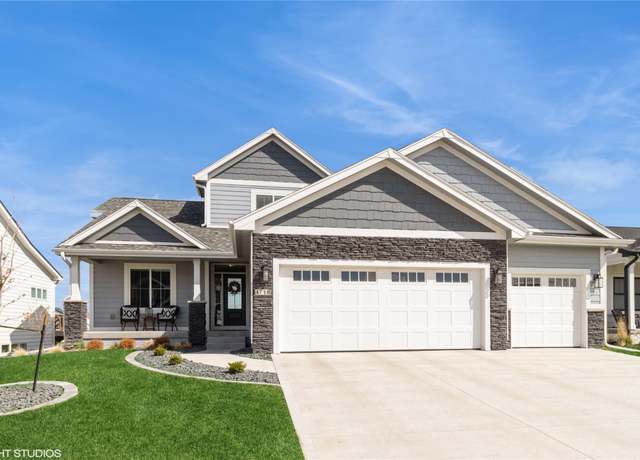 Property at 4718 NW 10th St, Ankeny, IA 50023, 5 beds, 4.5 baths