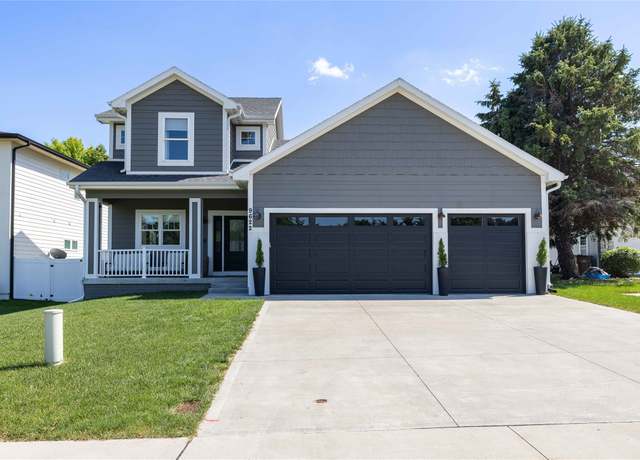 Property at 9622 NW 70th Ave, Johnston, IA 50131, 5 beds, 3.5 baths