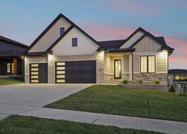 Property at 14204 Persimmon Dr, Urbandale, IA 50323, 5 beds, 3.5 baths
