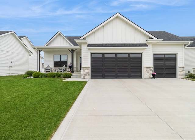 Property at 2810 NW 29th St, Ankeny, IA 50023, 3 beds, 3 baths