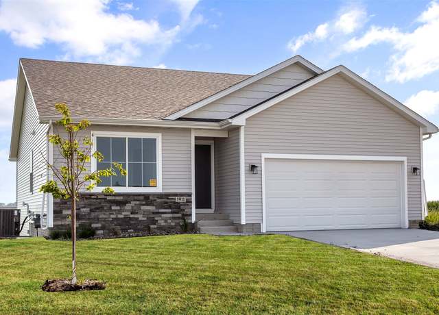 Property at 1911 20th Ave SE, Altoona, IA 50009, 4 beds, 3 baths