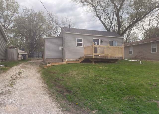 Property at 1235 E 36th Ct, Des Moines, IA 50317, 1 bed, 1 bath