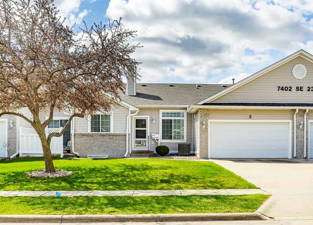 Property at 7402 SE 23rd St #2, Des Moines, IA 50320, 3 beds, 3 baths