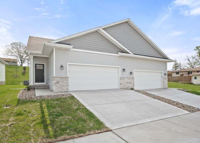Property at 31 Keeneland Ct, Pleasant Hill, IA 50327, 3 beds, 2.5 baths