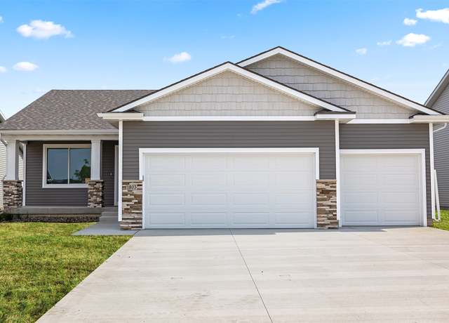 Property at 1811 Tuscany Dr SE, Altoona, IA 50009, 3 beds, 2 baths