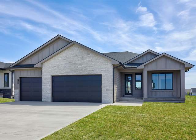 Property at 4645 179th St, Urbandale, IA 50323, 5 beds, 3 baths