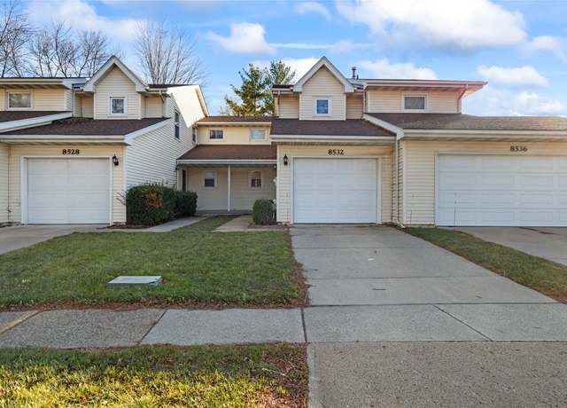 Property at 8532 Oakwood Dr, Urbandale, IA 50322, 2 beds, 1.5 baths