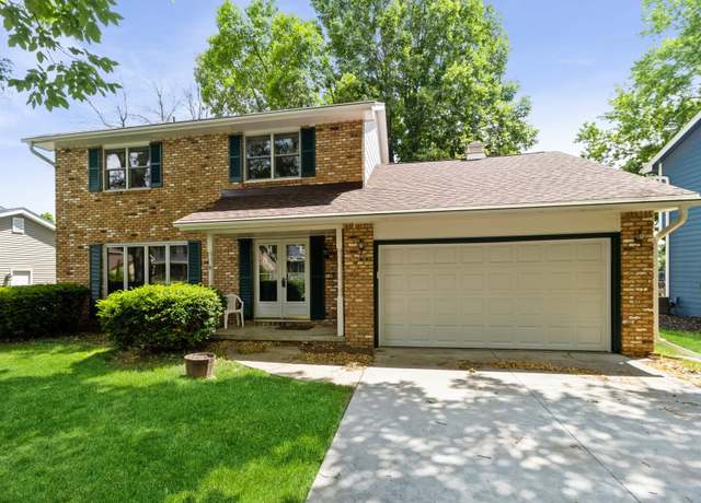 Property at 2100 Meadow Brook Dr, West Des Moines, IA 50265, 4 beds, 2.5 baths