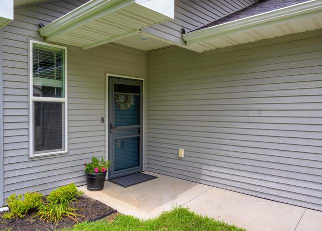 Property at 1266 E 36th Ct, Des Moines, IA 50317, 3 beds, 2 baths
