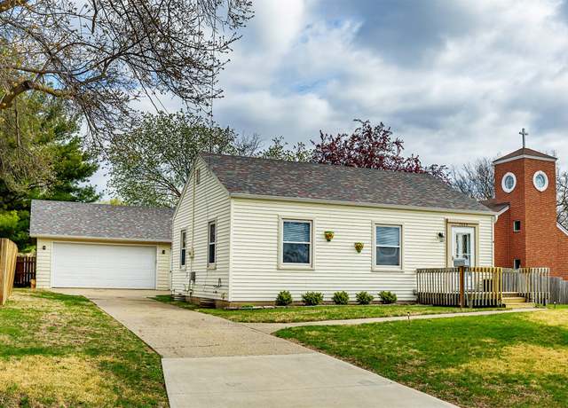 Property at 7005 Maryland Dr, Urbandale, IA 50322, 2 beds, 1 bath
