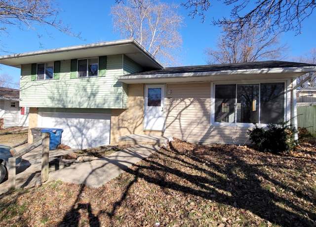 Property at 126 E Maxwelton Dr, Des Moines, IA 50315, 3 beds, 1 bath