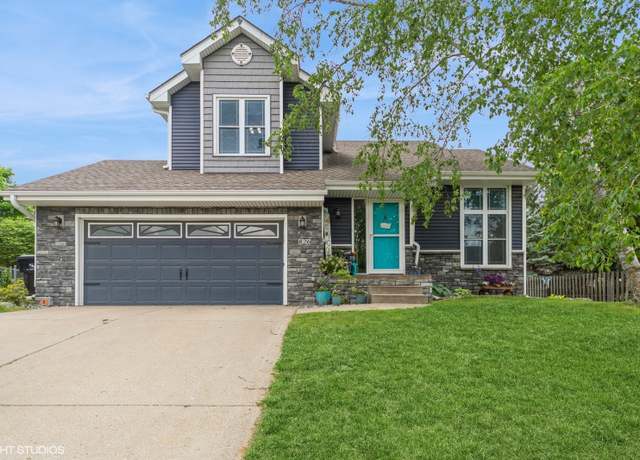 Property at 826 Wanda Dr SE, Ankeny, IA 50021, 3 beds, 2.5 baths