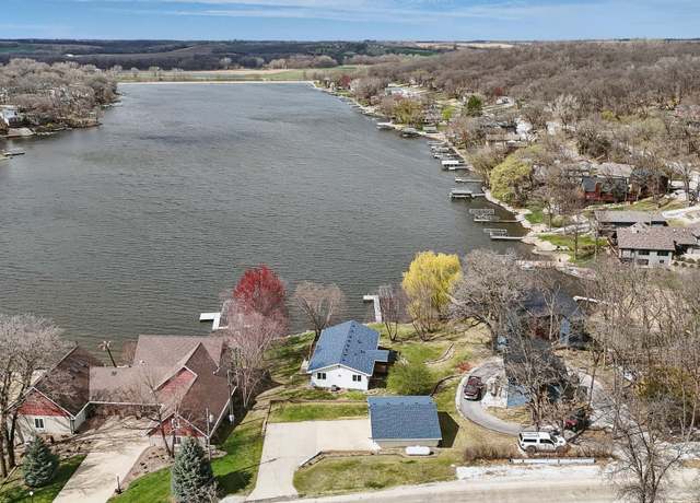 Property at 9273 Diamondhead Dr, Dexter, IA 50070, 4 beds, 3 baths