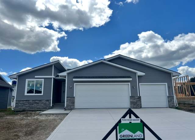 Property at 926 Willow Valley Dr, Norwalk, IA 50211, 2 beds, 2 baths