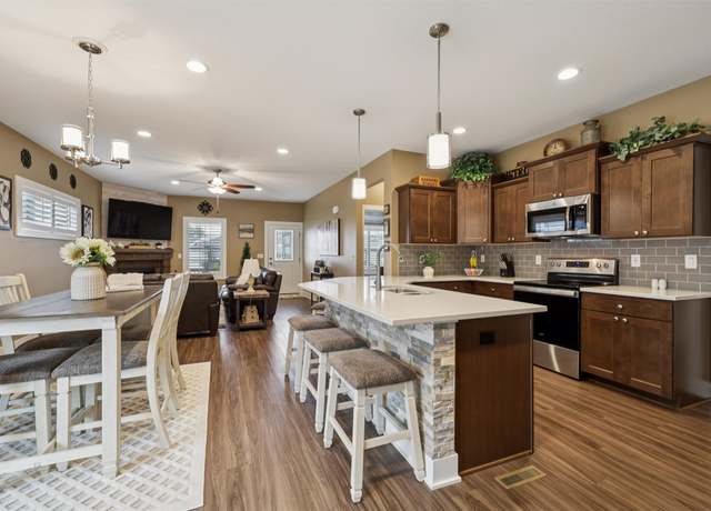 Property at 9856 Regatta Ln, Johnston, IA 50131, 3 beds, 3 baths