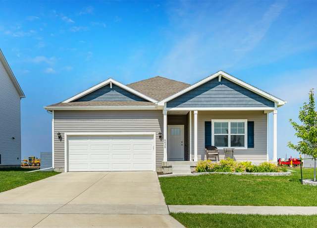 Property at 6828 NW 106th St, Johnston, IA 50131, 4 beds, 3 baths