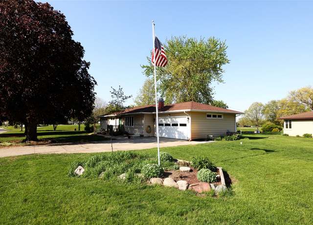 Property at 541 S Cedar St, Boone, IA 50036, 4 beds, 2 baths