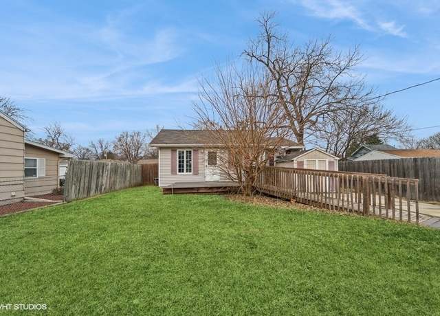 Property at 509 Philip St, Des Moines, IA 50315, 2 beds, 1 bath
