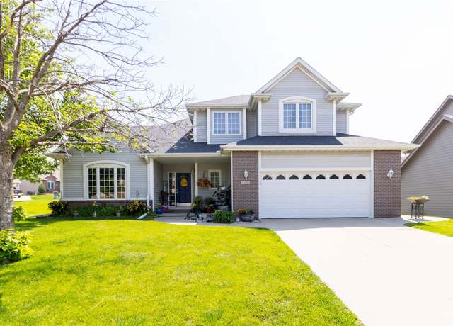 Property at 7129 Ridgedale Ct, Johnston, IA 50131, 4 beds, 2.5 baths