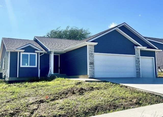 Property at 201 S Walnut Dr, Norwalk, IA 50211, 3 beds, 2 baths