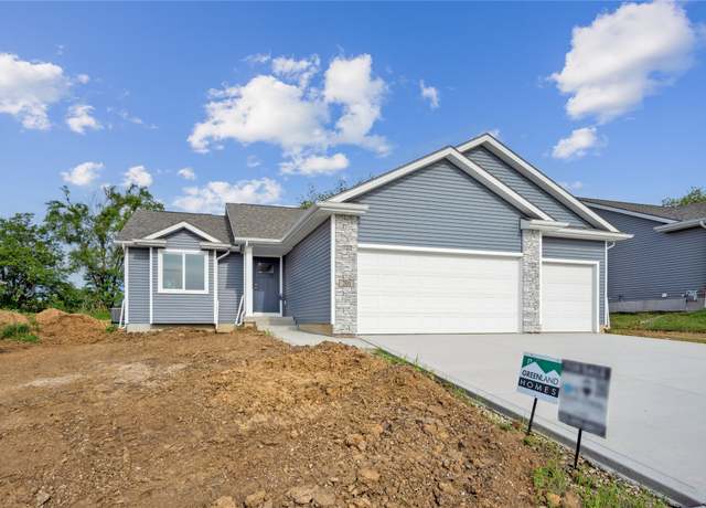 Property at 201 S Walnut Dr, Norwalk, IA 50211, 3 beds, 2 baths