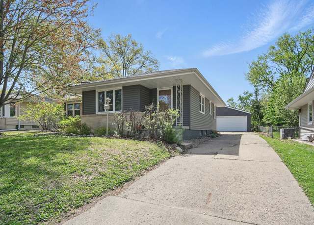 Property at 4118 Aurora Ave, Des Moines, IA 50310, 3 beds, 2 baths