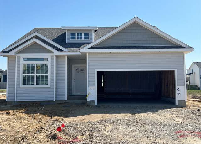 Property at 570 SE Hollow Ct, West Des Moines, IA 50265, 3 beds, 2 baths