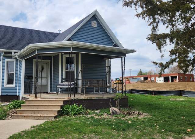 Property at 2103 Boone St, Boone, IA 50036, 3 beds, 1 bath