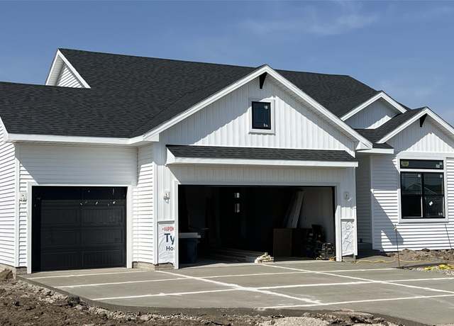 Property at 657 SE Hollow Ct, West Des Moines, IA 50265, 3 beds, 2 baths